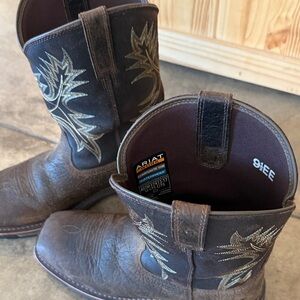 Ariat Dark Brown Leather Boots with Embroidery